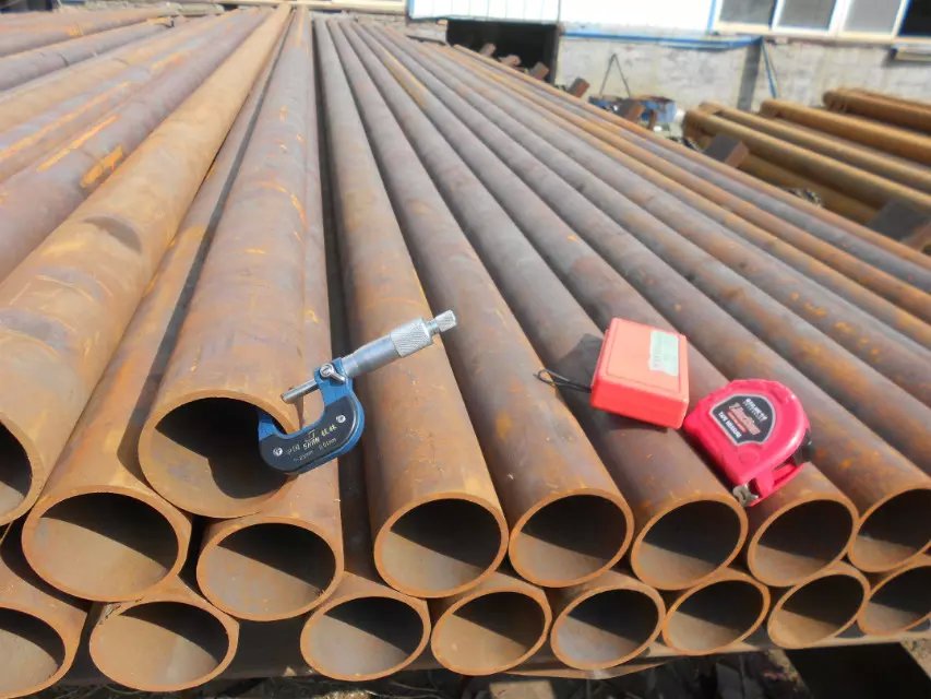 الفرق بين الأنابيب الفولاذية غير الملحومة المدرفلة على الساخن والأنابيب الفولاذية غير الملحومة المدرفلة على البارد