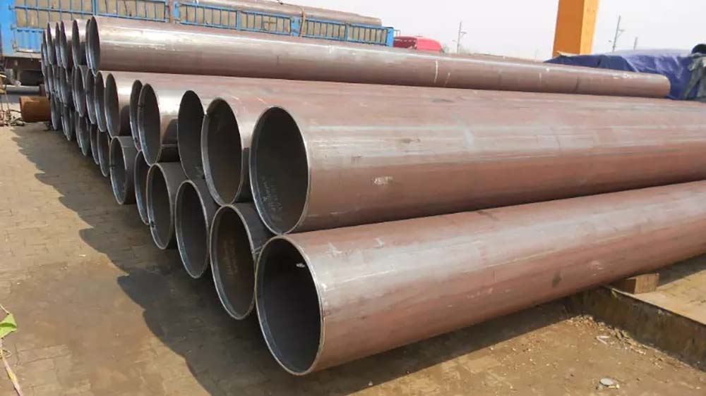 عدة مراحل من عملية التمدد الميكانيكي للأنابيب الفولاذية ذات القطر الكبير